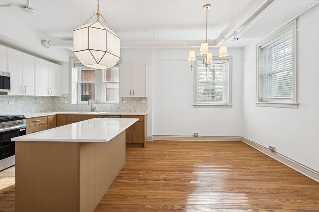 531 Hinman Avenue A-0, Evanston, IL 60202