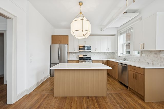 531 Hinman Avenue A-0, Evanston, IL 60202