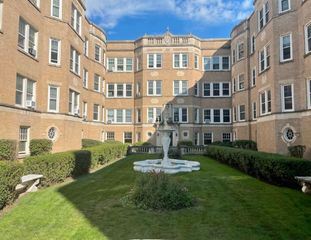 531 Hinman Avenue A-0, Evanston, IL 60202