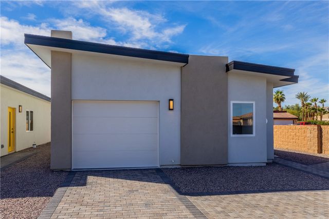 370 Riverfront Dr, Bullhead City, AZ 86442