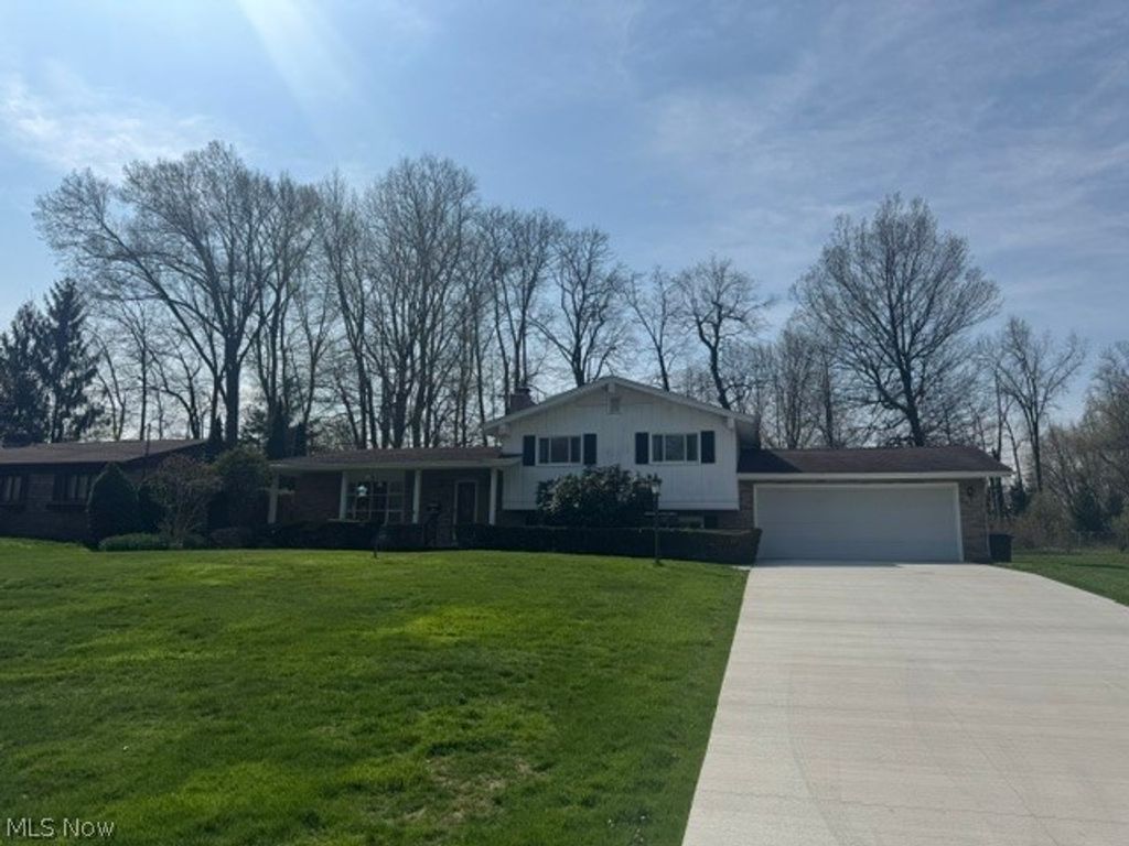 525 Brookpark, Canfield, OH 44406