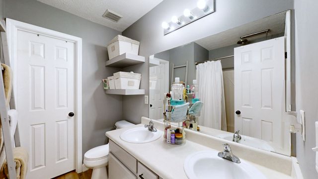 3059 Ace Wintermeyer Dr, La Vergne, TN 37086