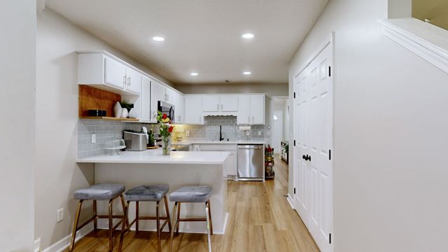 3059 Ace Wintermeyer Dr, La Vergne, TN 37086