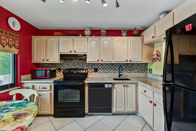7956 Eastlake Drive Unit 16b, Boca Raton, FL 33433