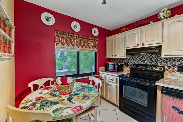 7956 Eastlake Drive Unit 16b, Boca Raton, FL 33433