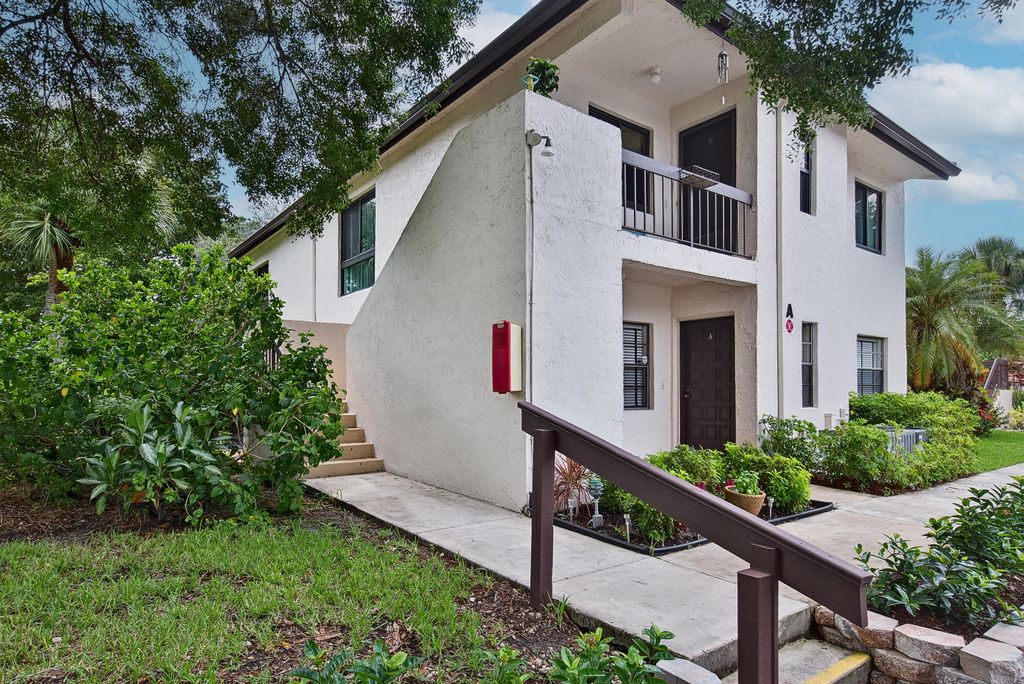 7956 Eastlake Drive Unit 16b, Boca Raton, FL 33433