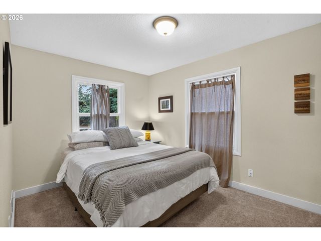 17521 HILL Way, Lake Oswego, OR 97035