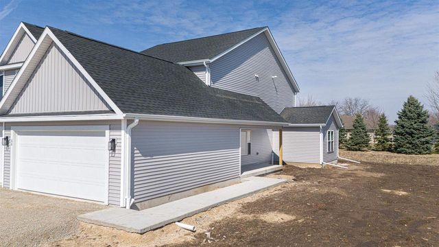 68-70 E Ash Lane, Milton, WI 53563