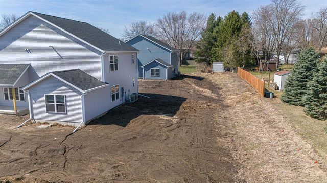 68-70 E Ash Lane, Milton, WI 53563