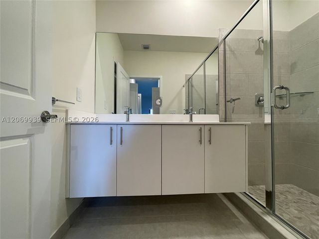 4460 NW 83rd Ave, Doral, FL 33166