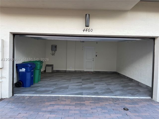 4460 NW 83rd Ave, Doral, FL 33166