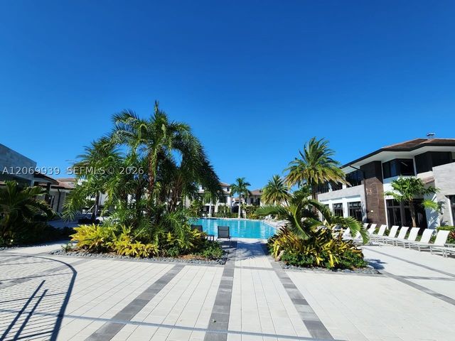 4460 NW 83rd Ave, Doral, FL 33166