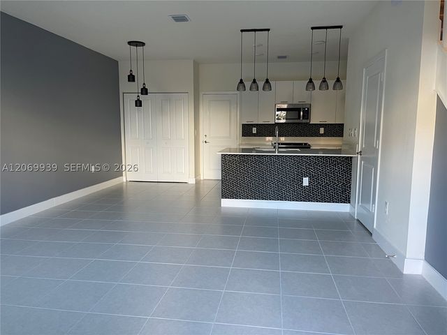 4460 NW 83rd Ave, Doral, FL 33166