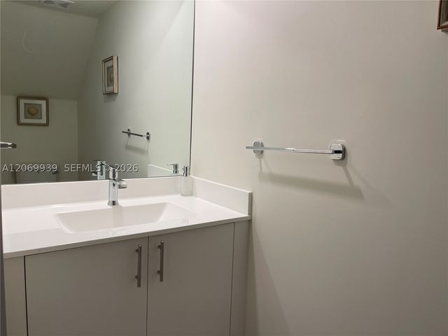 4460 NW 83rd Ave, Doral, FL 33166