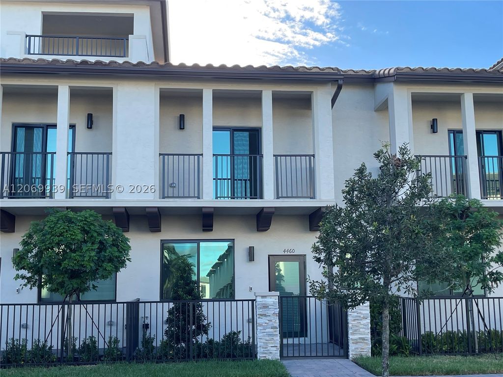 4460 NW 83rd Ave, Doral, FL 33166