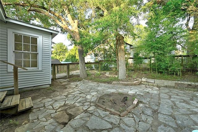 3207 Breeze TER A, Austin, TX 78722