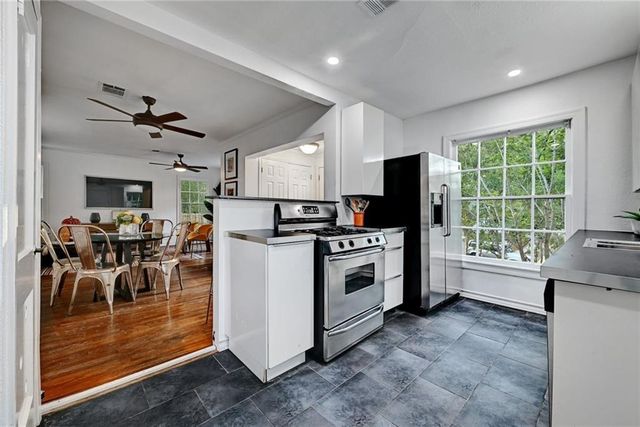 3207 Breeze TER A, Austin, TX 78722