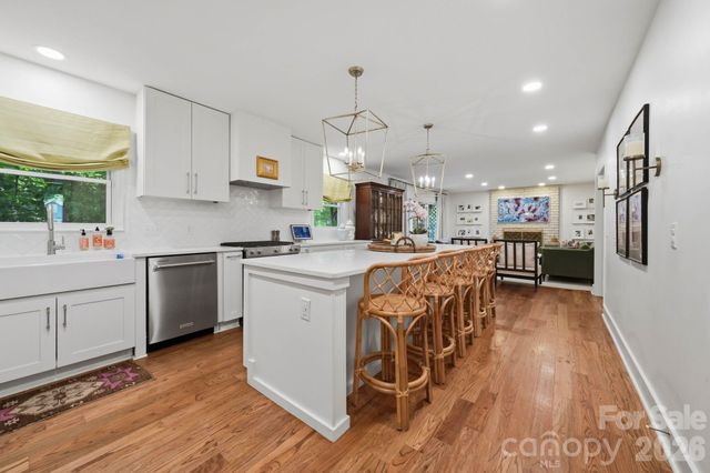 1015 Thistle Court, Charlotte, NC 28211