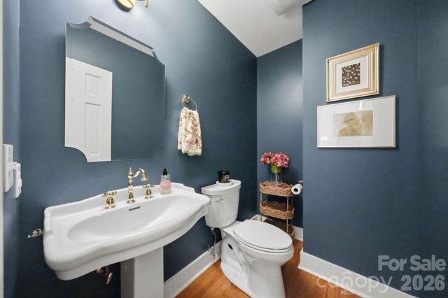 1015 Thistle Court, Charlotte, NC 28211