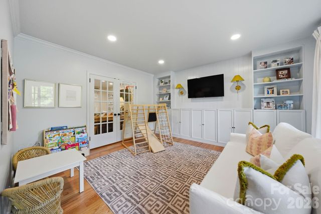 1015 Thistle Court, Charlotte, NC 28211