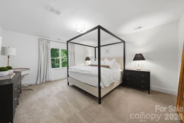 1015 Thistle Court, Charlotte, NC 28211