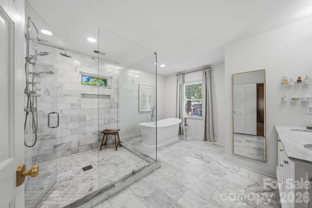 1015 Thistle Court, Charlotte, NC 28211