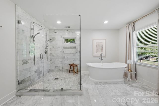 1015 Thistle Court, Charlotte, NC 28211