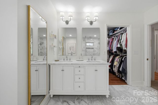 1015 Thistle Court, Charlotte, NC 28211