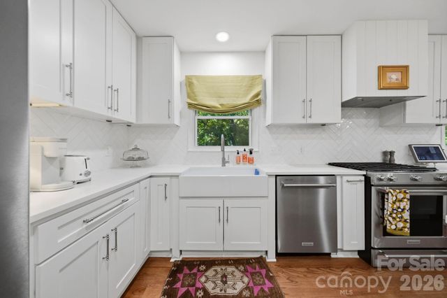 1015 Thistle Court, Charlotte, NC 28211