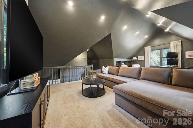 1015 Thistle Court, Charlotte, NC 28211