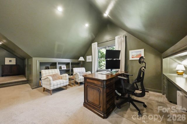 1015 Thistle Court, Charlotte, NC 28211