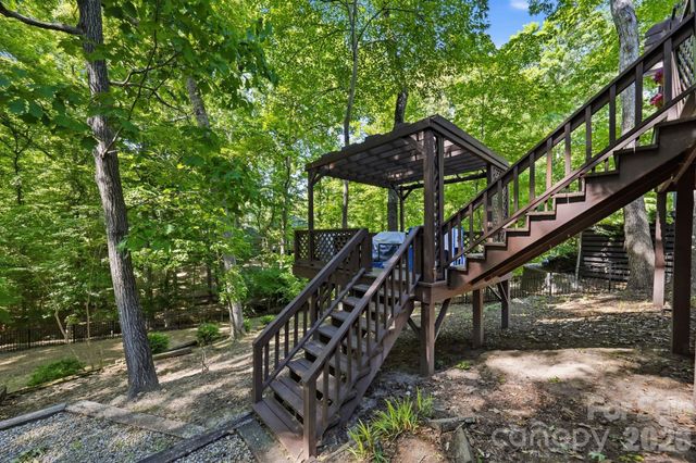 1015 Thistle Court, Charlotte, NC 28211