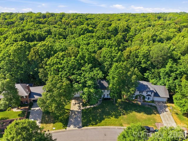 1015 Thistle Court, Charlotte, NC 28211