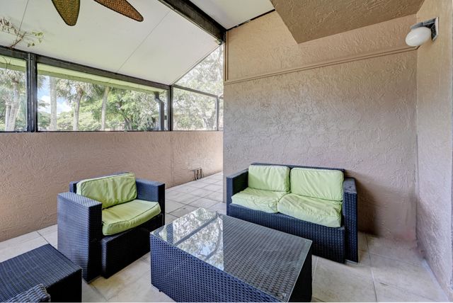 2384 NW 36th Avenue, Coconut Creek, FL 33066