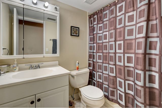 2384 NW 36th Avenue, Coconut Creek, FL 33066