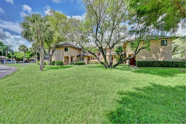 2384 NW 36th Avenue, Coconut Creek, FL 33066