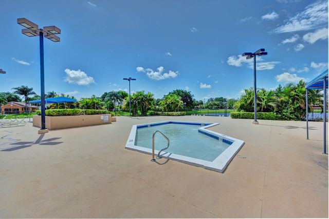 2384 NW 36th Avenue, Coconut Creek, FL 33066