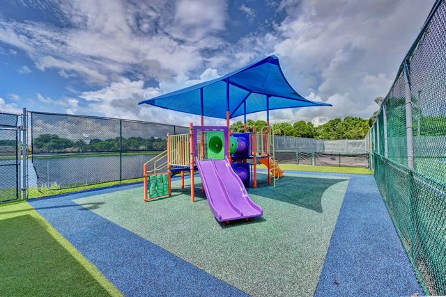 2384 NW 36th Avenue, Coconut Creek, FL 33066