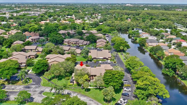 2384 NW 36th Avenue, Coconut Creek, FL 33066