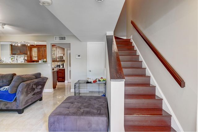 2384 NW 36th Avenue, Coconut Creek, FL 33066