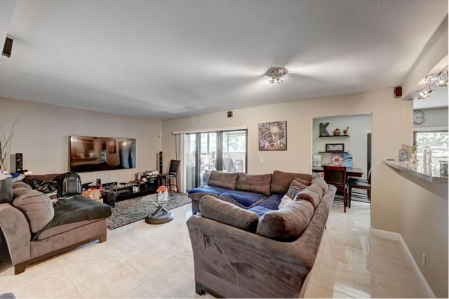 2384 NW 36th Avenue, Coconut Creek, FL 33066