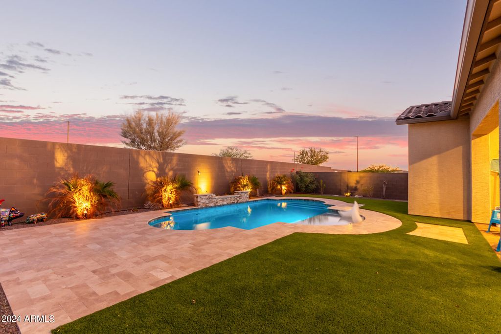 Image 10 of property listing at 16093 S 178TH Avenue, Goodyear, AZ 85338