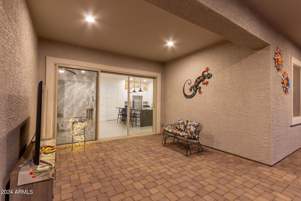 Image 11 of property listing at 16093 S 178TH Avenue, Goodyear, AZ 85338