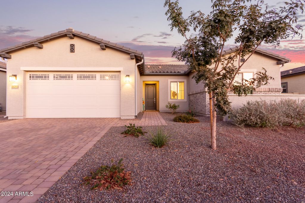 Image 3 of property listing at 16093 S 178TH Avenue, Goodyear, AZ 85338