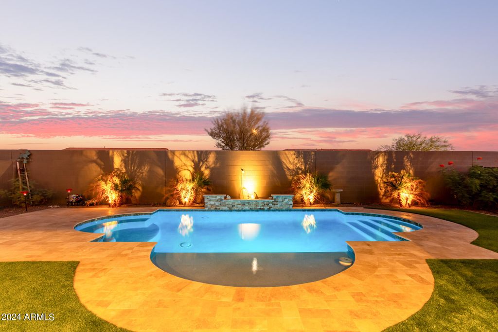 Image 4 of property listing at 16093 S 178TH Avenue, Goodyear, AZ 85338