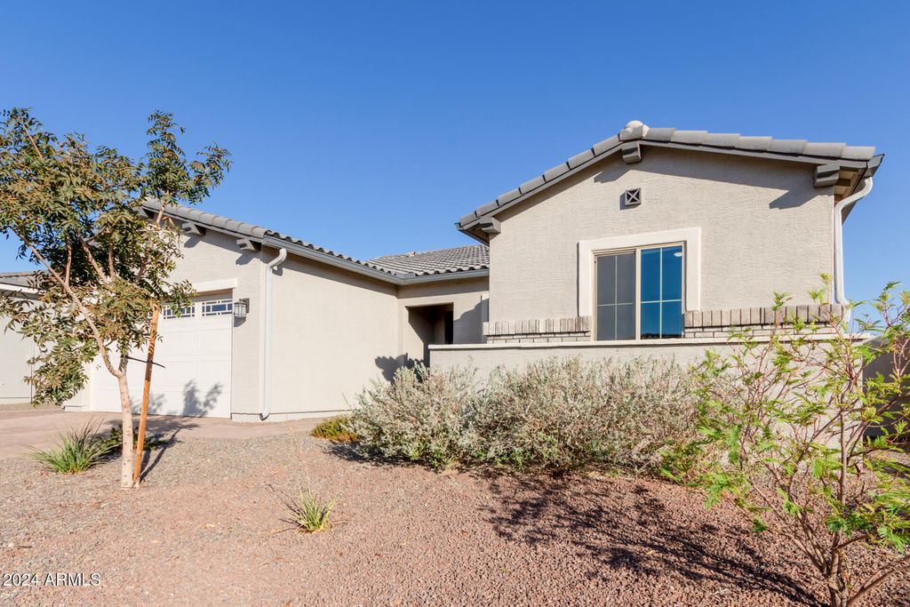 Image 45 of property listing at 16093 S 178TH Avenue, Goodyear, AZ 85338