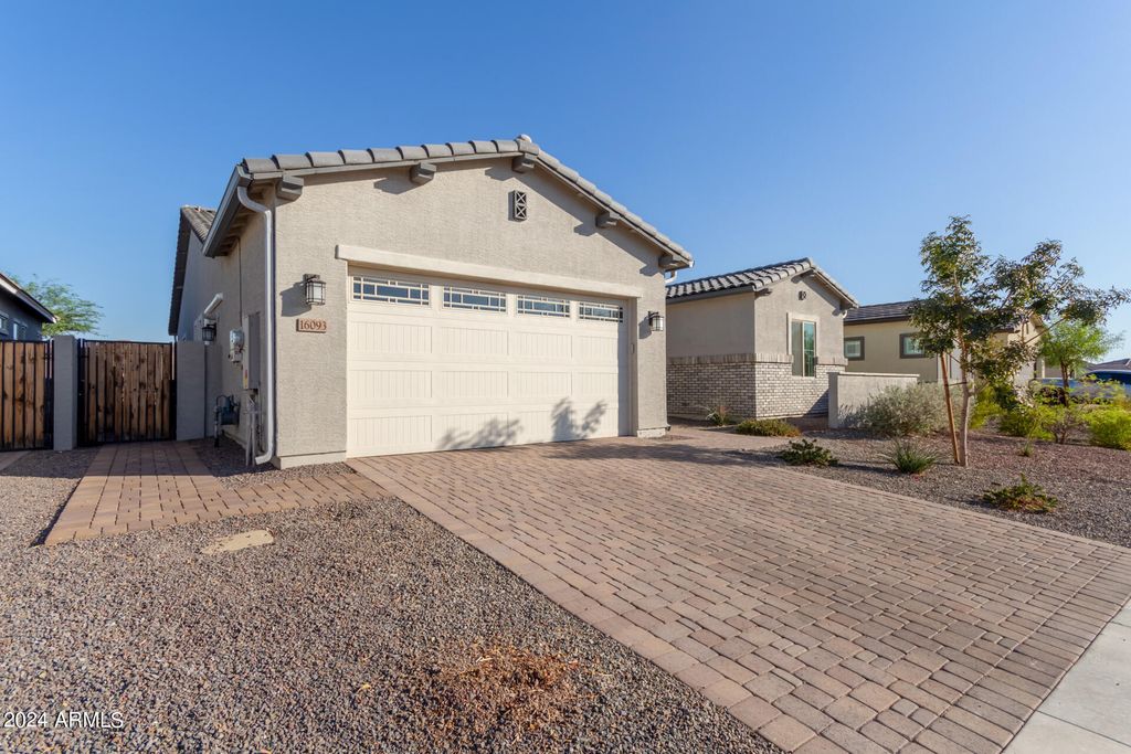 Image 7 of property listing at 16093 S 178TH Avenue, Goodyear, AZ 85338