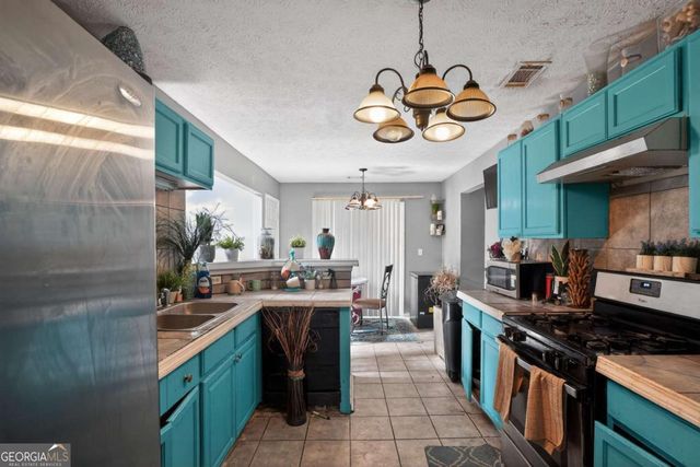 435 Burdett Ridge Court, Atlanta, GA 30349