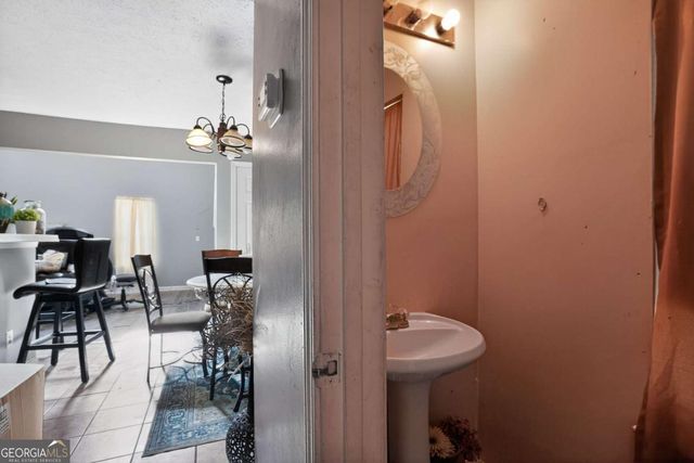 435 Burdett Ridge Court, Atlanta, GA 30349