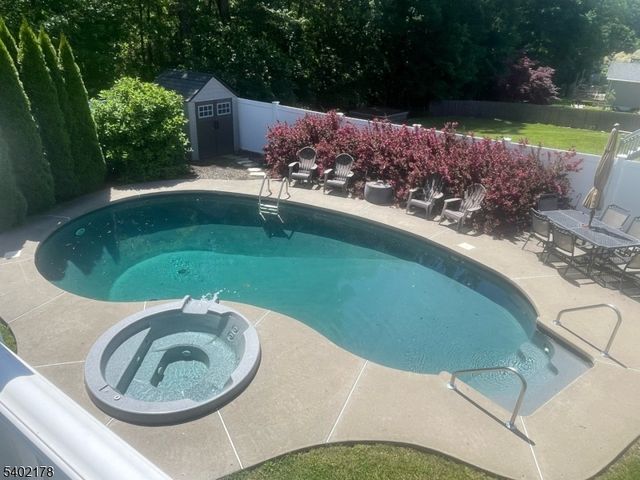 17 Rosemont Rd, Jefferson Twp., NJ 07438